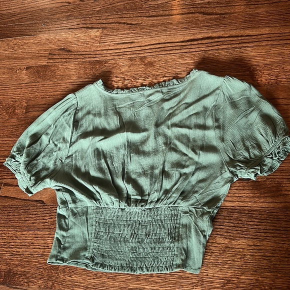 Green blouse - Picture 2 of 2